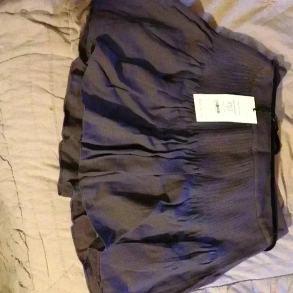 Eryn Brinie Short Skirt - Picture 5 of 5